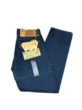 Load image into Gallery viewer, Deadstock Levi 501