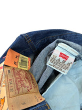 Load image into Gallery viewer, Deadstock Levi 501