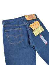 Load image into Gallery viewer, Deadstock Levi 501