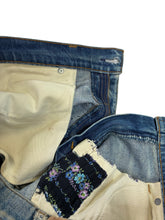Load image into Gallery viewer, 1970s Hippy Levi
