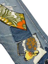 Load image into Gallery viewer, 1970s Hippy Levi
